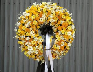 Vòng hoa chia buồn