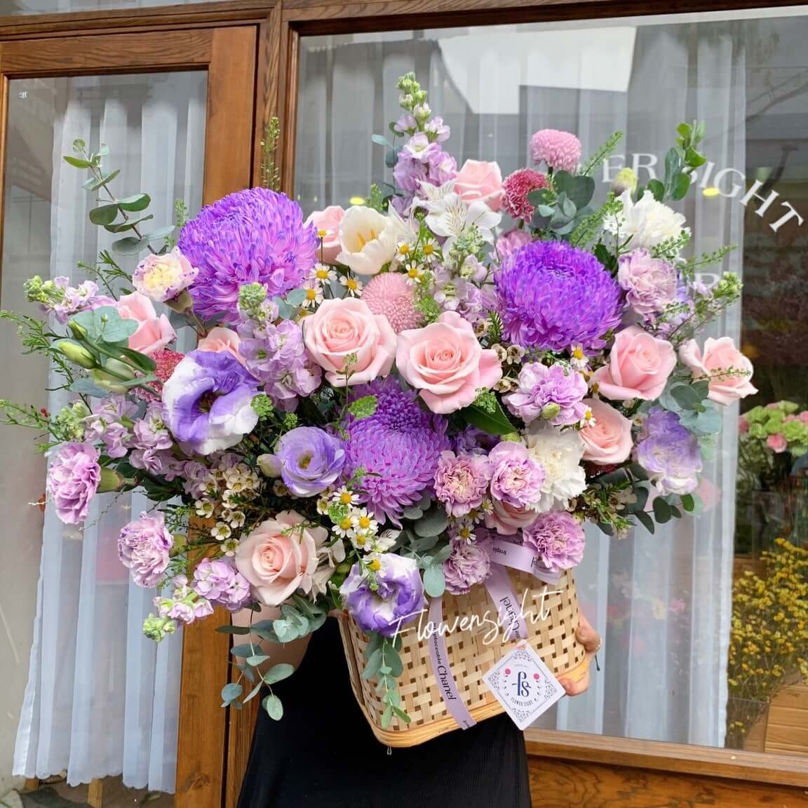 Giỏ hoa tươi màu tím Best Wishes