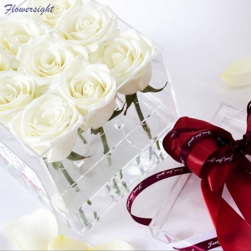 Hộp hoa hồng trắng