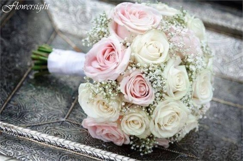 Hoa cưới cầm tay baby