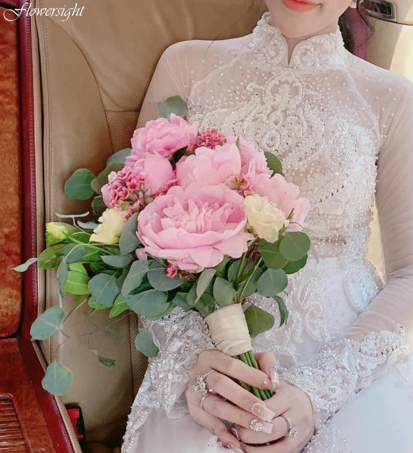 Hoa cưới cầm tay cho cô dâu