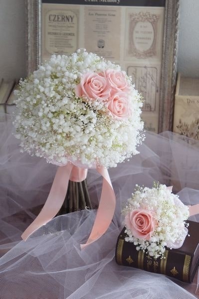hoa cưới cầm tay baby trắng kết hợp hoa hồng
