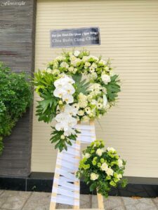 Kệ hoa chia buồn