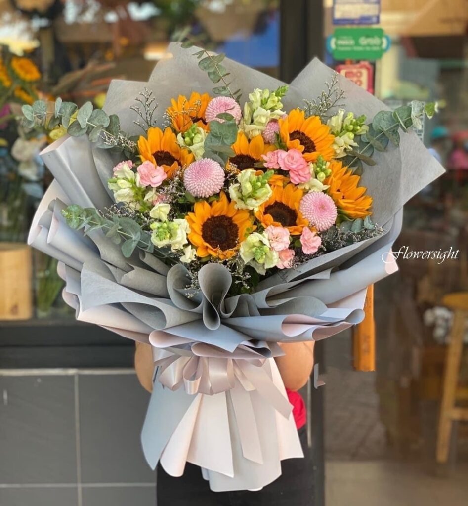 Bó hoa hướng dương thể hiện tình cảm và ý nghĩa dành tặng sinh nhật tháng 6 tại FlowerSight