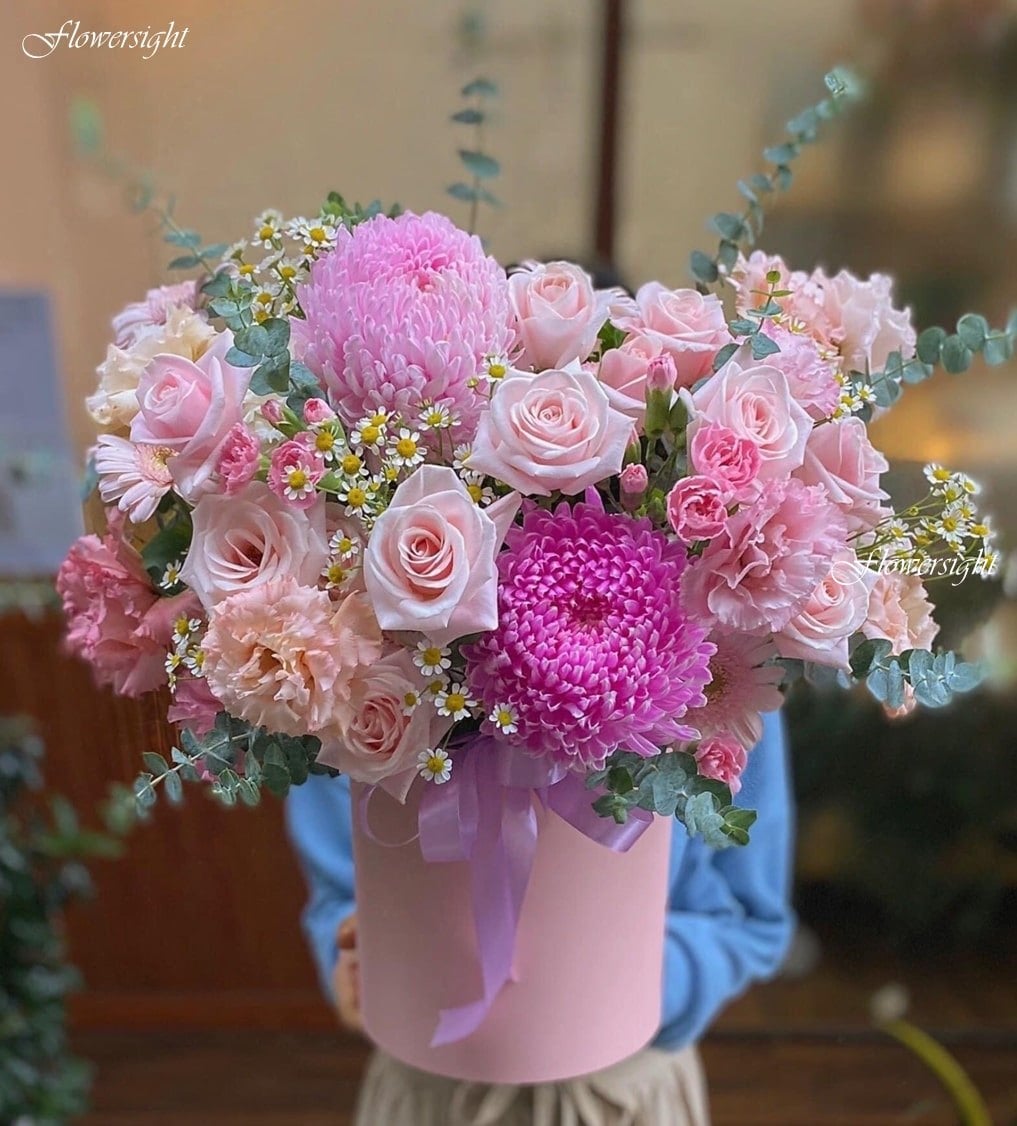 Lẵng hoa hồng nữ tính tặng vợ hoặc người yêu