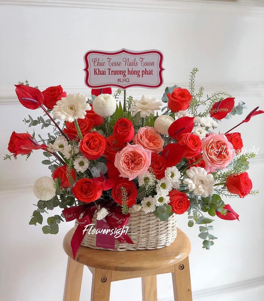 Giỏ hoa khai trương để bàn