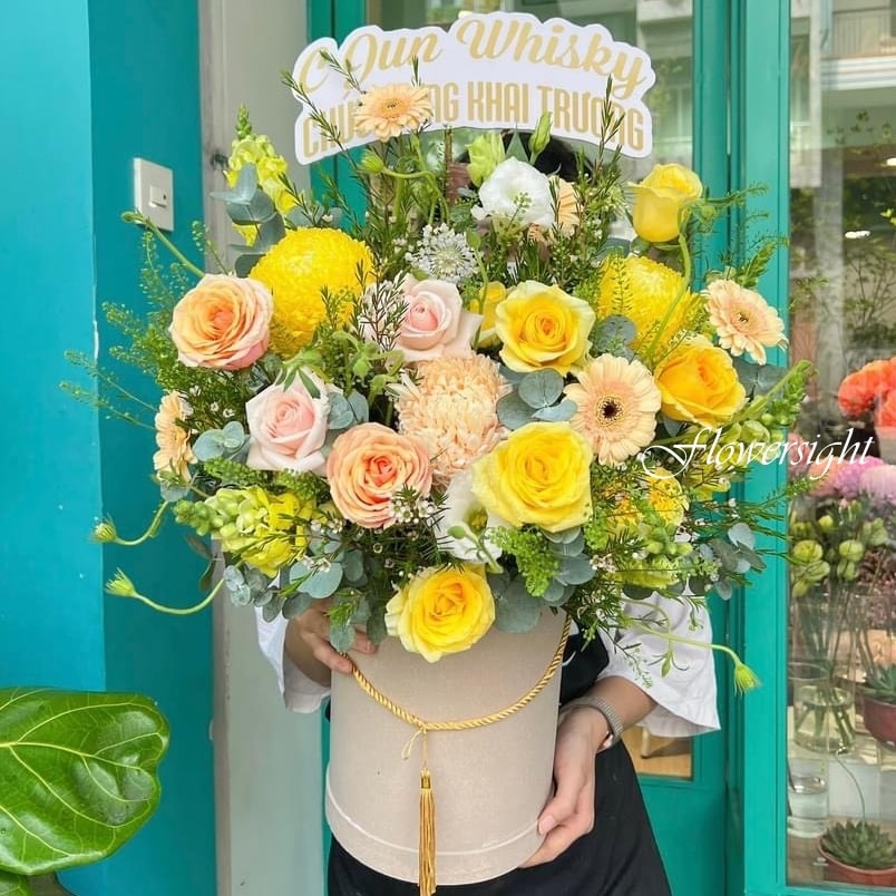 hộp hoa hồng vàng