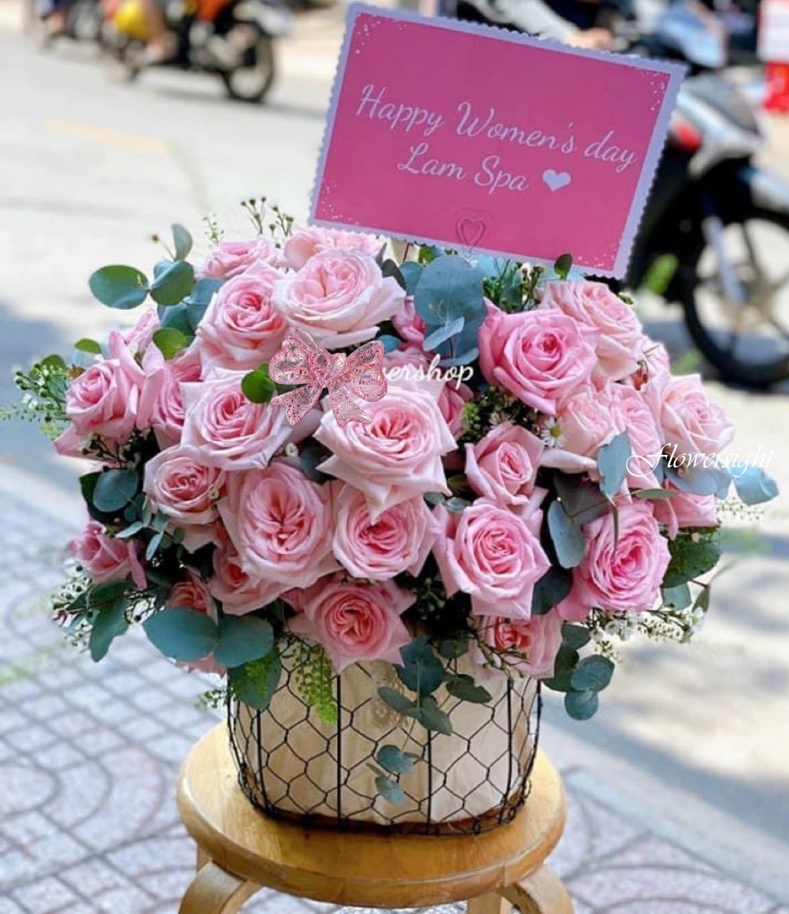 Lẵng hoa tươi tặng người yêu 20-10