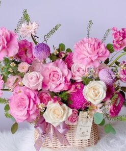 Giỏ hoa hồng trắng Instead of Words