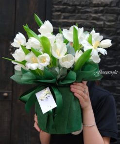 Giỏ hoa tulip Tinh khôi