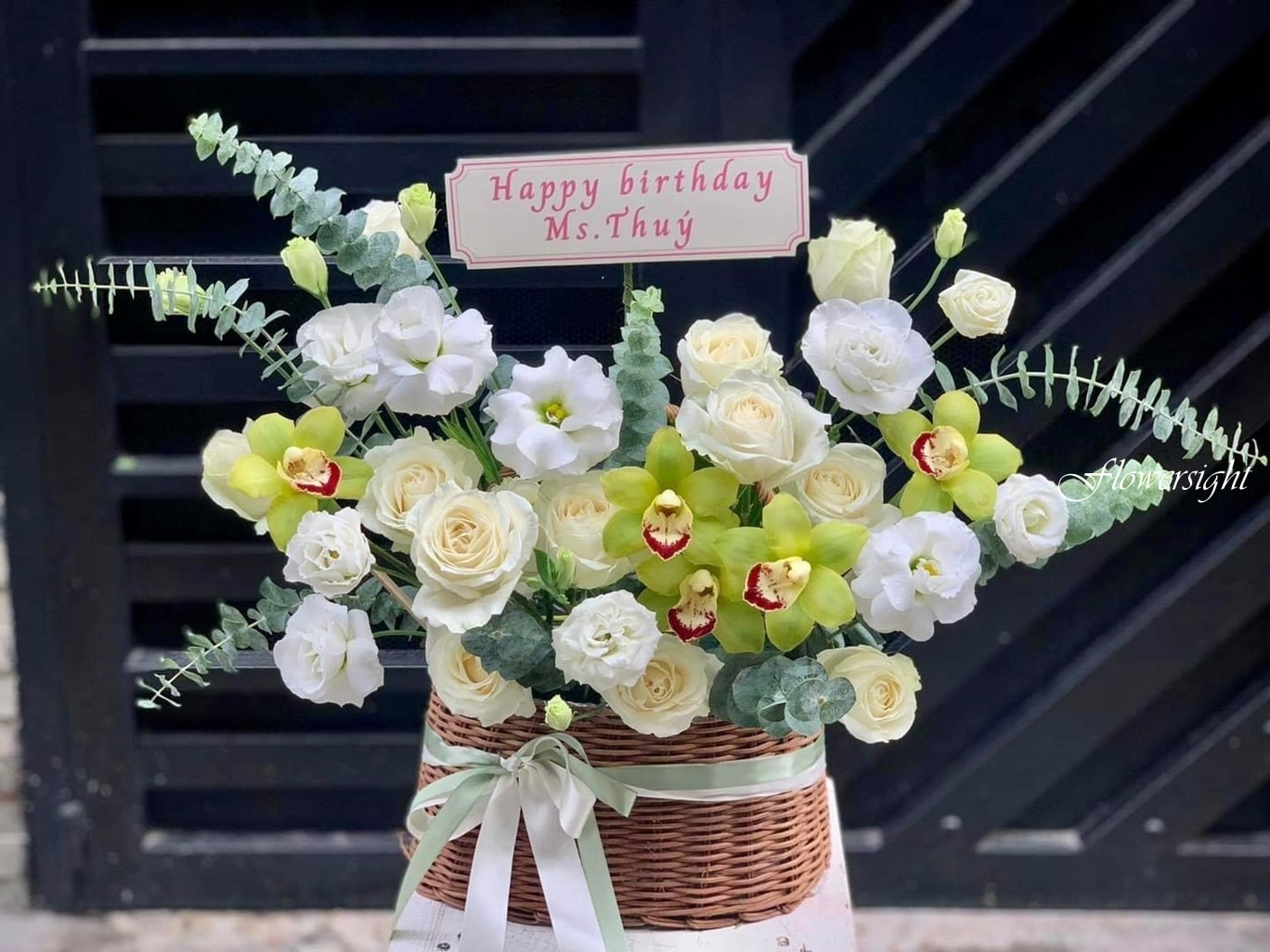 giỏ hoa xanh trắng Bình yên