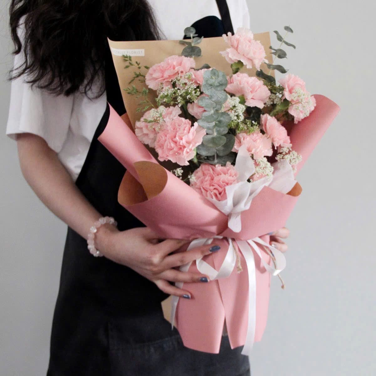 Bó hoa cát tường yêu trong gió