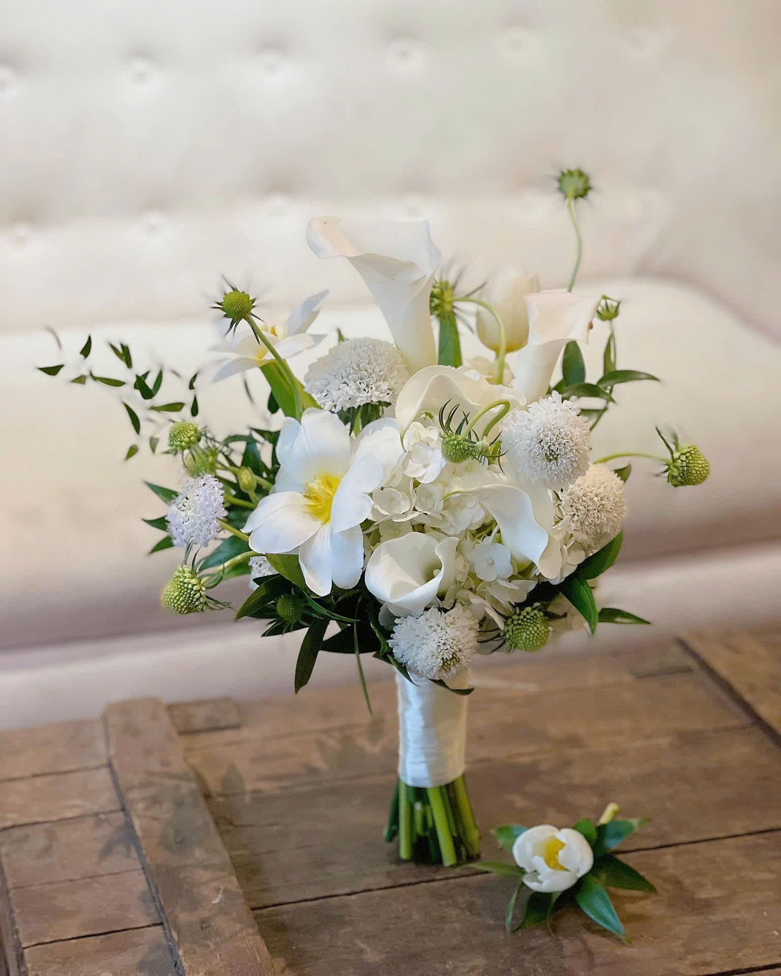 Hoa cưới cầm tay tulip