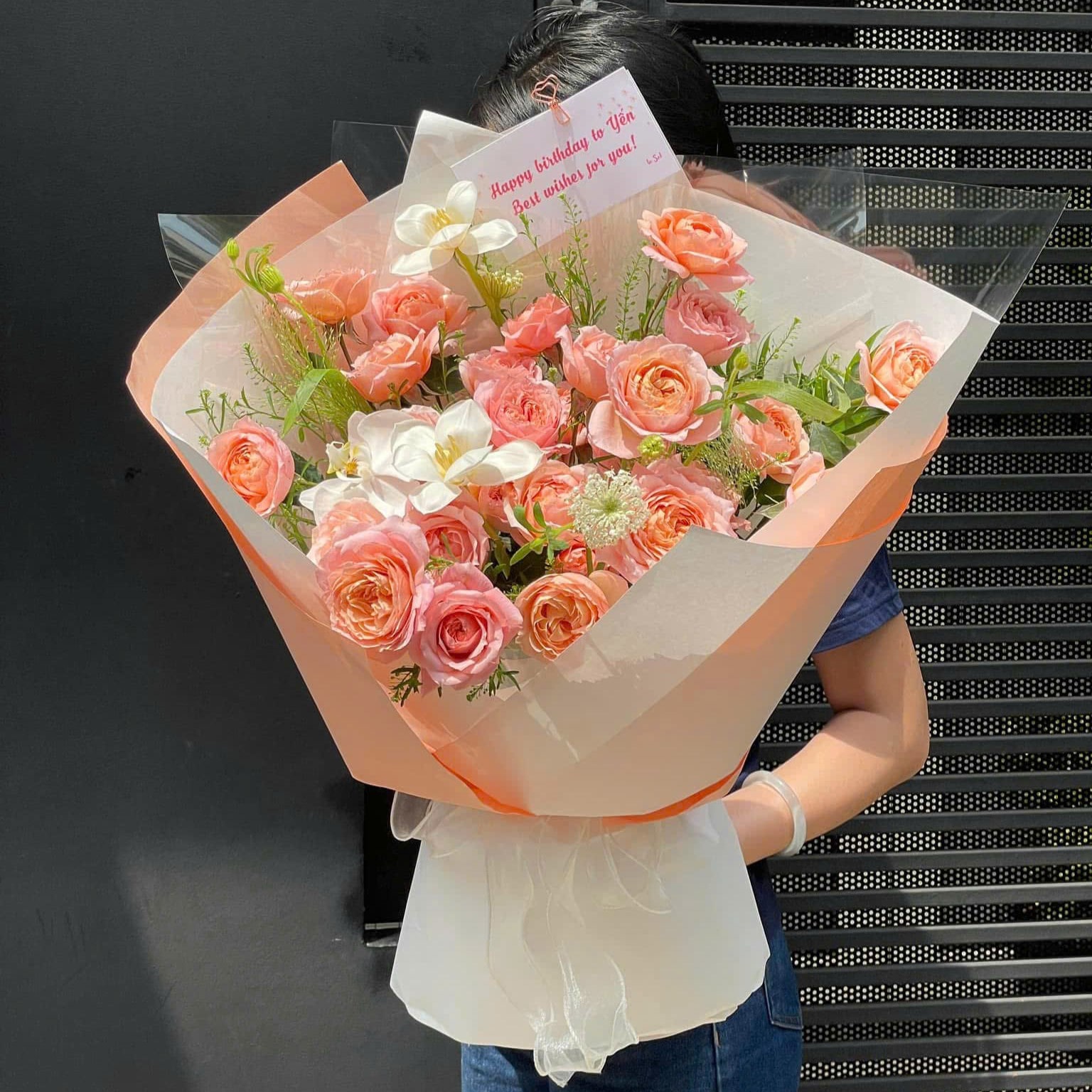 Bó hoa hông cam FlowerSight