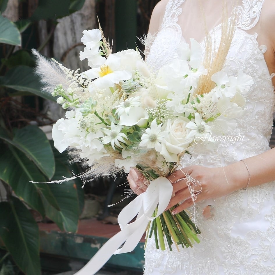 hoa cầm tay cô dâu Pansy