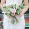hoa cưới cầm tay đơn giản Blooming
