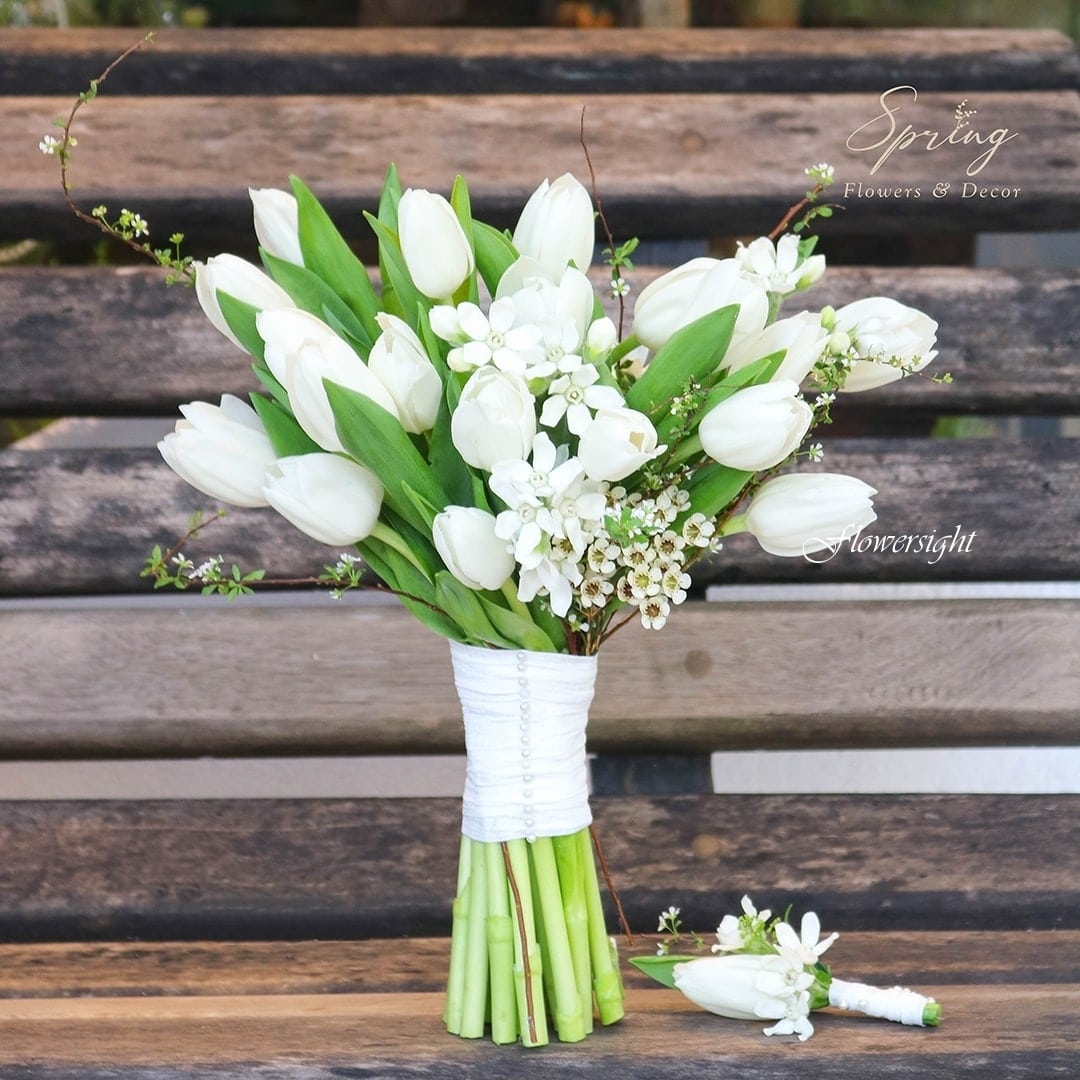 hoa cưới cầm tay cô dâu Sweetie