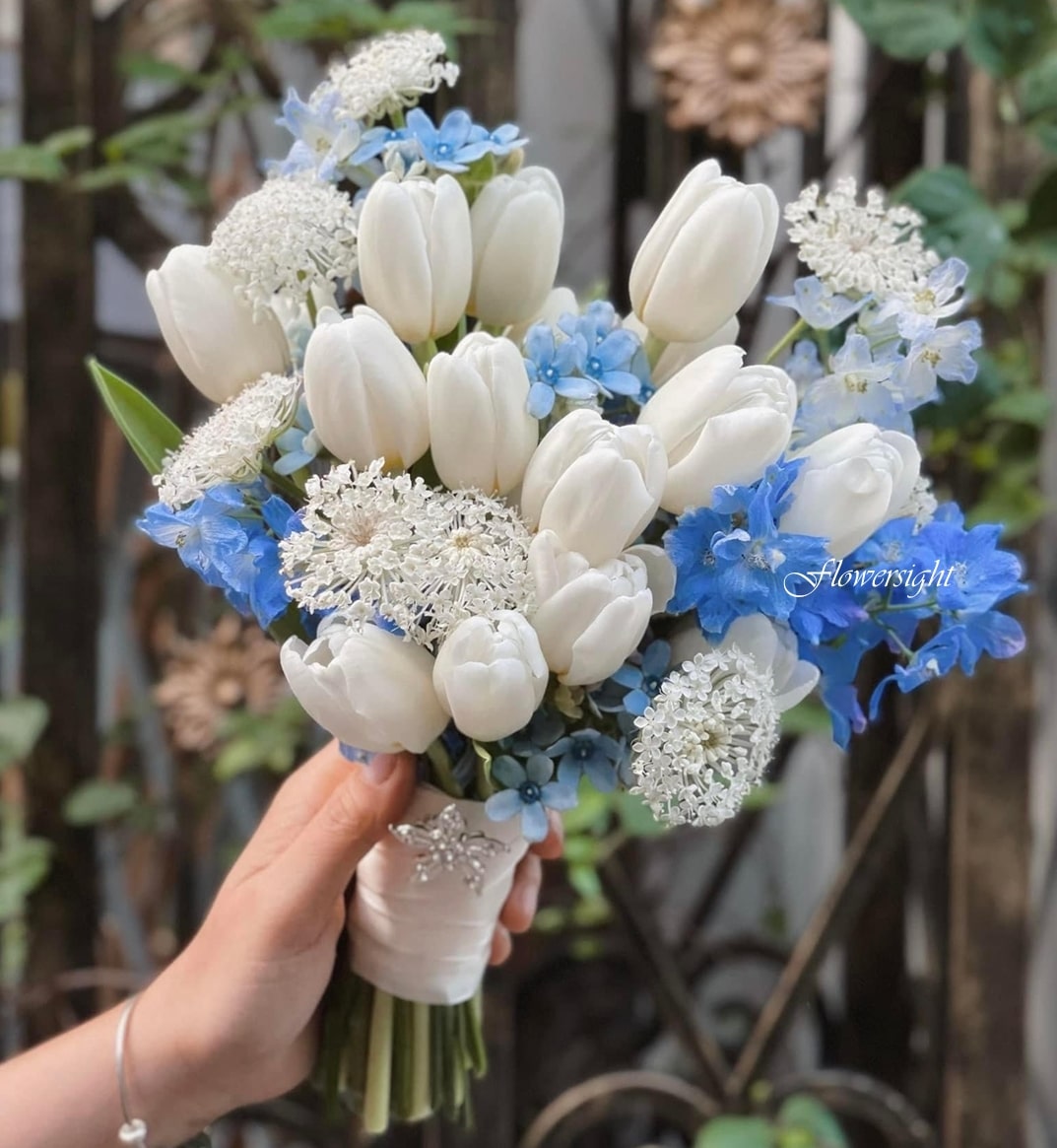 Hoa cưới cầm tay Diamond Love