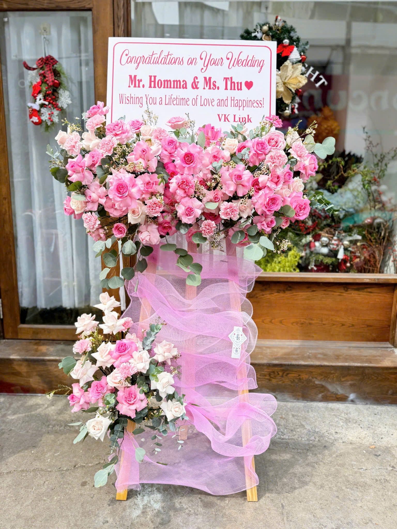 Kệ hoa bảng to khởi đầu mới