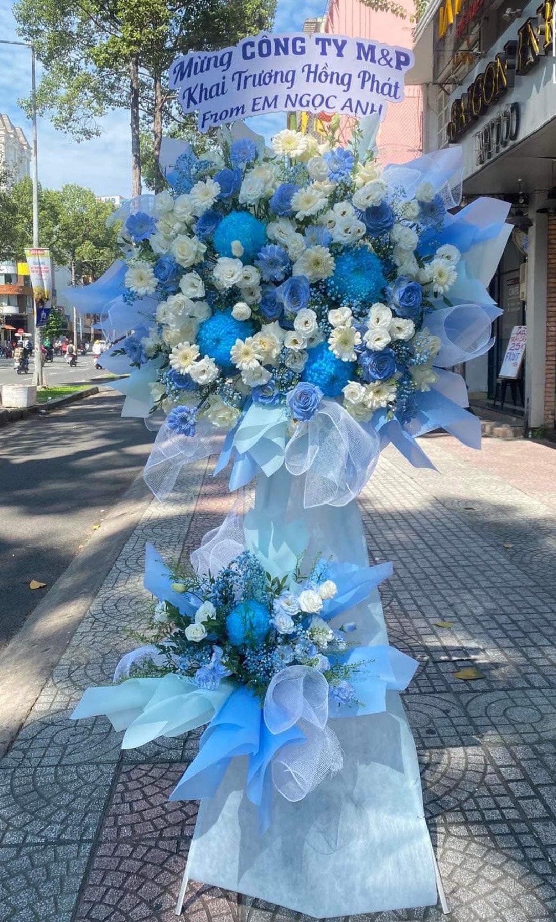 Kệ hoa khai trương thành công