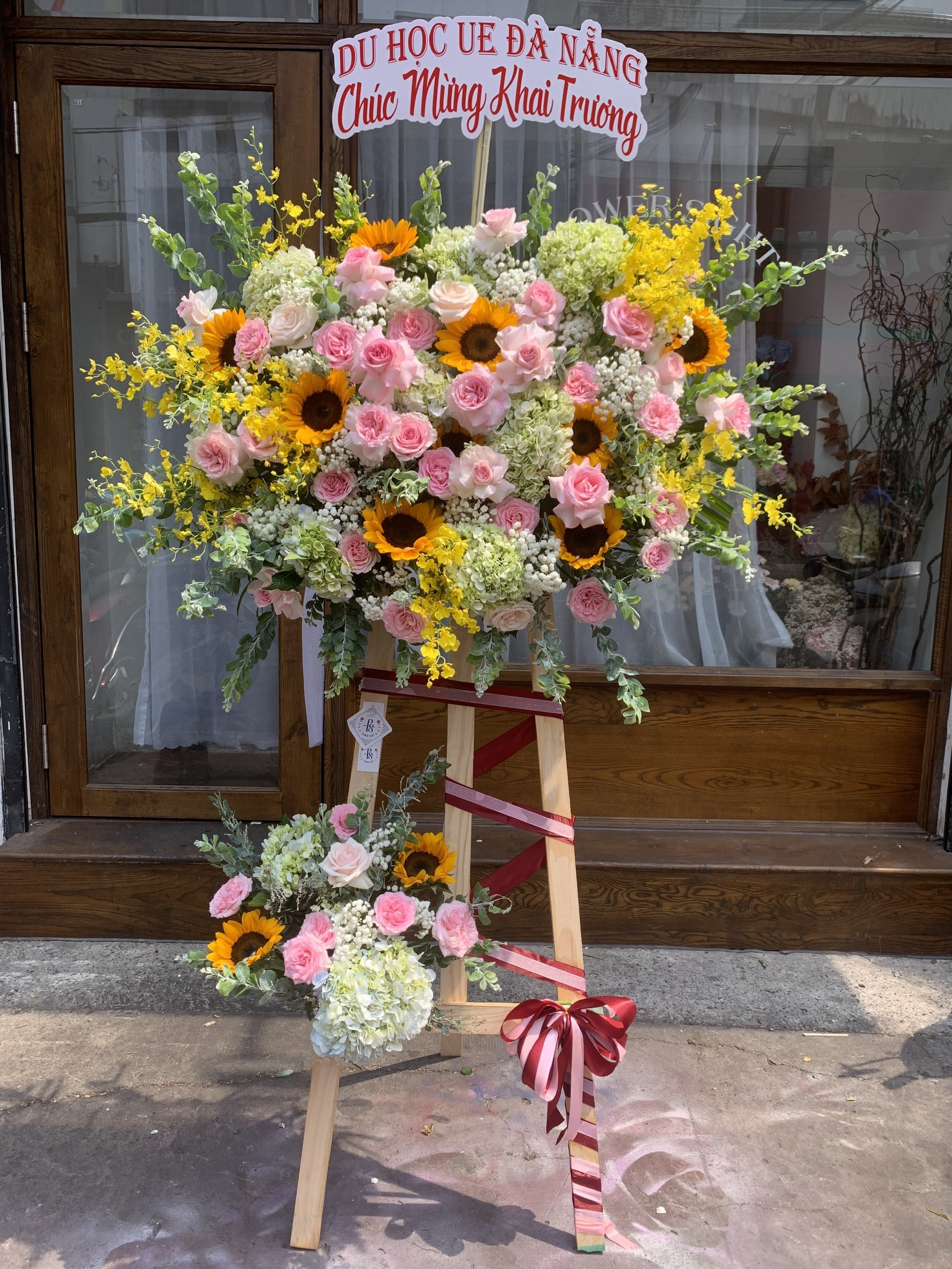 Kệ hoa mừng đại hội