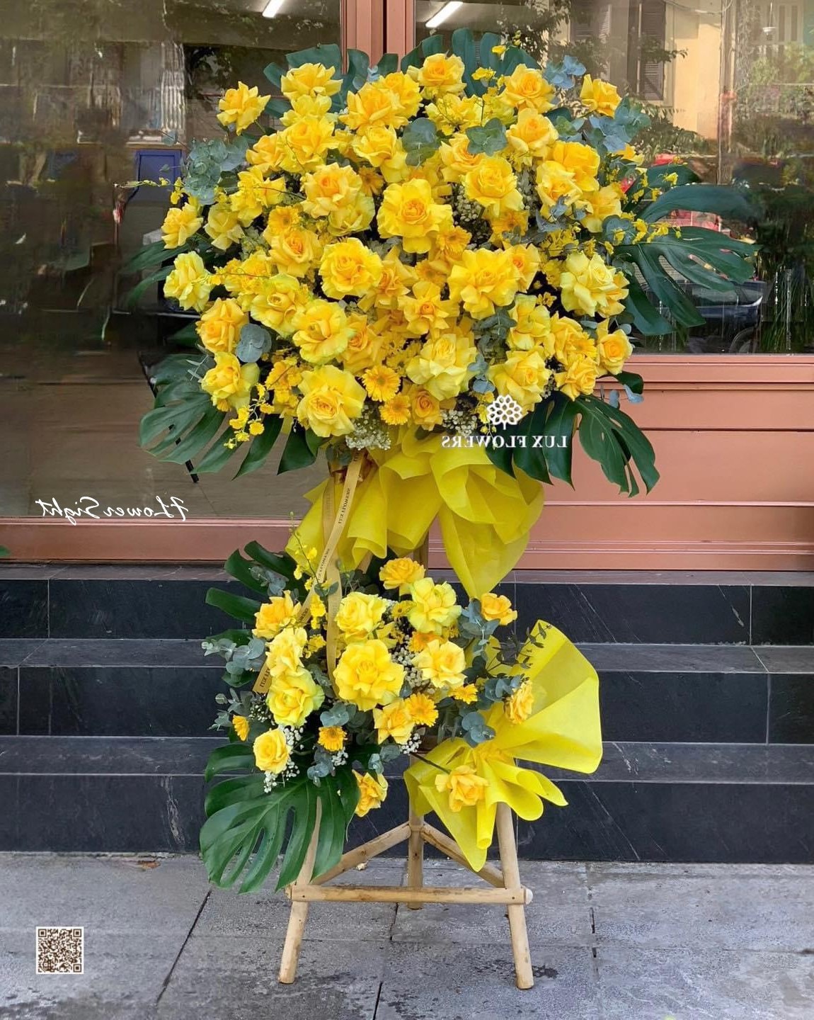 Lẵng hoa hồng vàng danh vọng