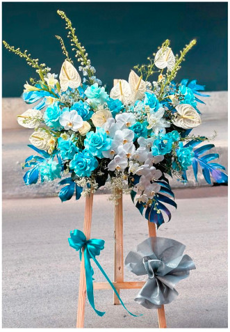 Mẫu kệ hoa khai trương hoa hồng