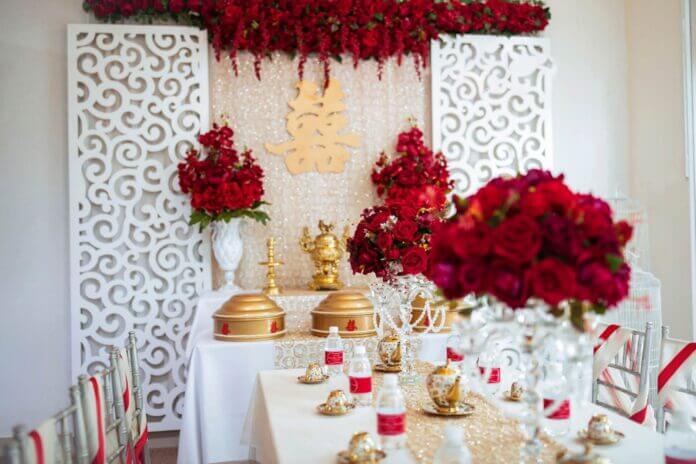 cắm hoa bàn thờ ngày cưới