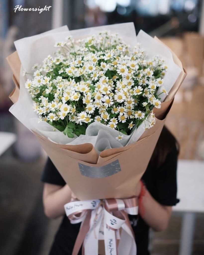 bó hoa chụp kỷ yếu