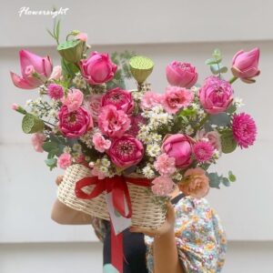 Lẵng hoa sen chúc mừng ngày công an nhân dân Việt Nam 19/8