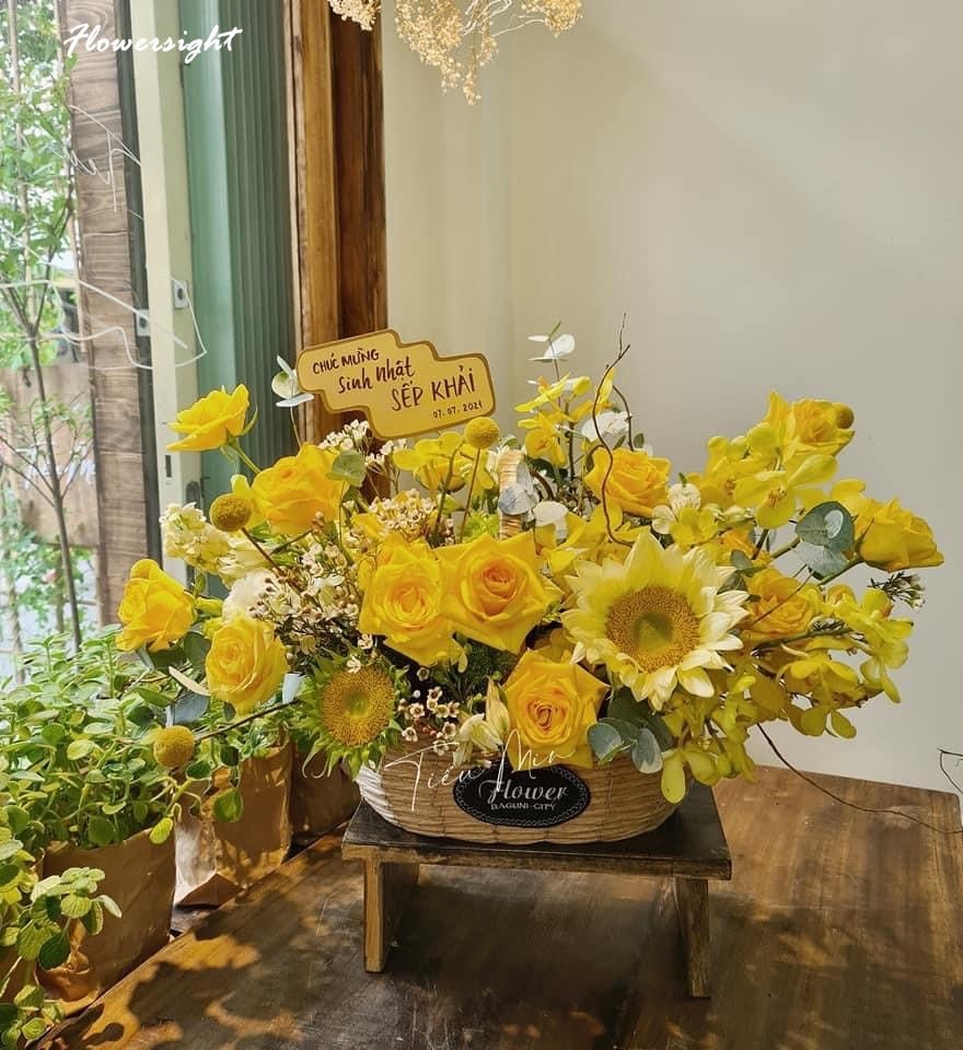 giỏ hoa tốt nghiệp baby vàng