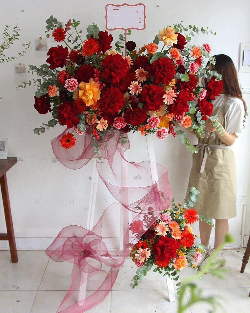 Lẵng hoa 2 tầng cỡ đại ấn tượng