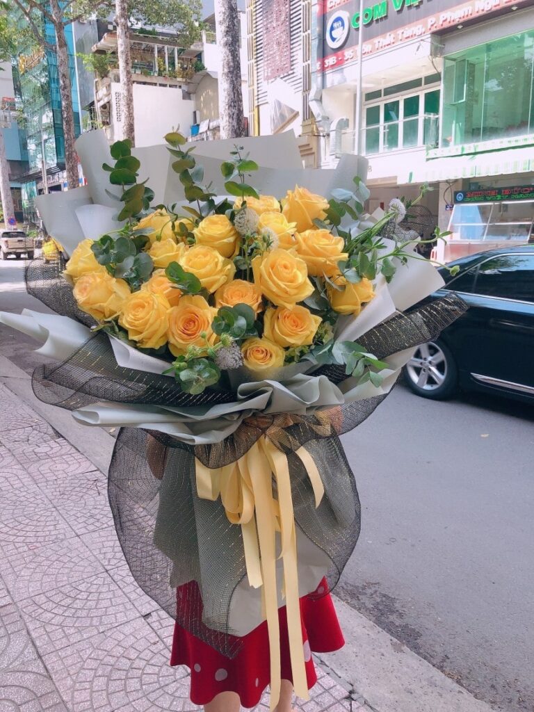 Hoa hồng vàng từng tượng tưng cho sự phản bội trong tình yêu