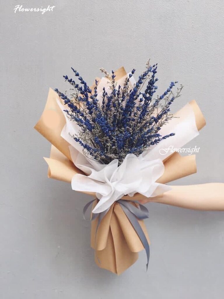 Hoa lavender bọc giấy báo - nhẹ nhành thanh lịch