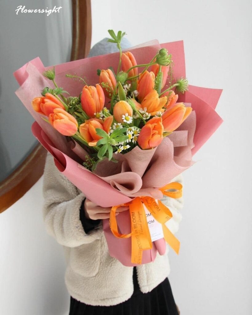 Hoa tulip vàng với màu sắc rực rỡ mang điềm lành đến người nhận