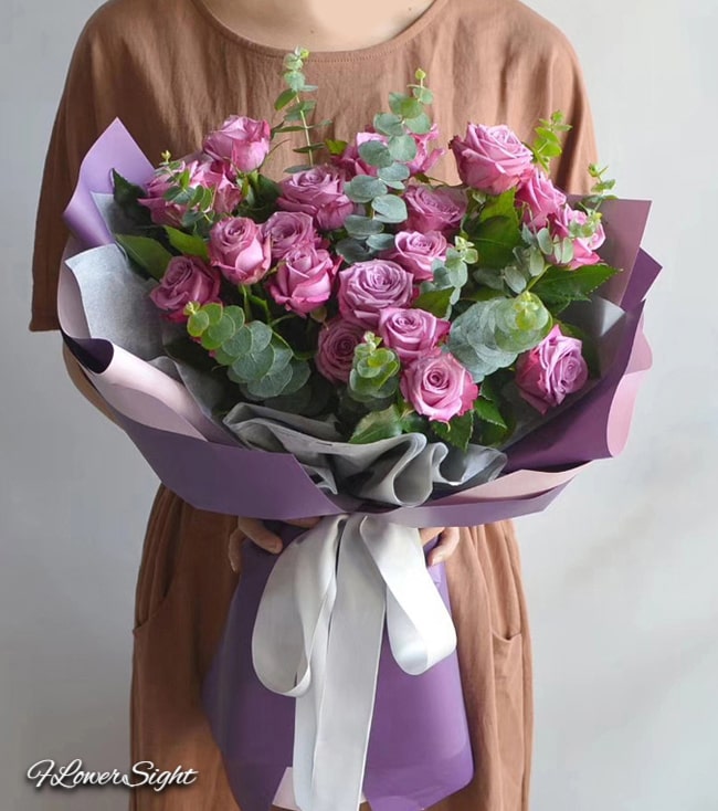 Mẫu hoa này cũng cực kì phổ biến, có kích thước vừa phải và hợp túi tiền cho mọi người lựa chọn!