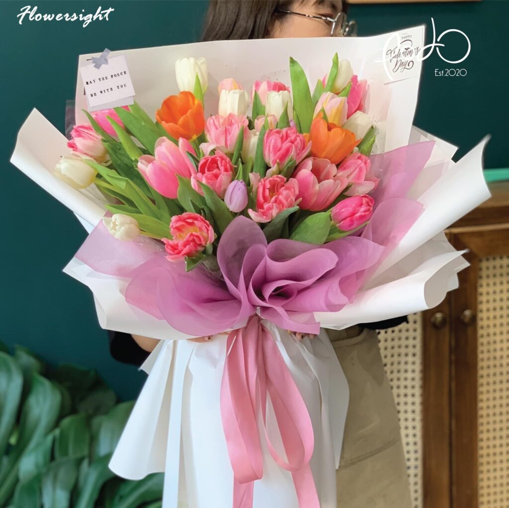 Tulip là một loài hoa mang ý nghĩa hạnh phúc trong tình yêu và cuộc sống