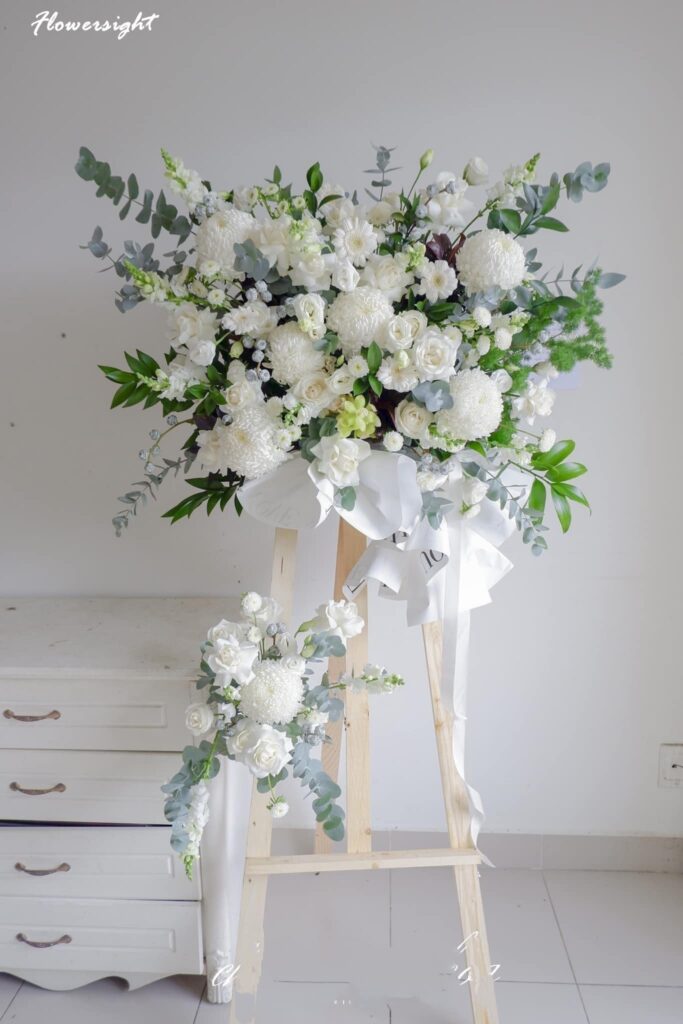 Vòng hoa tưởng nhớ người đã mất