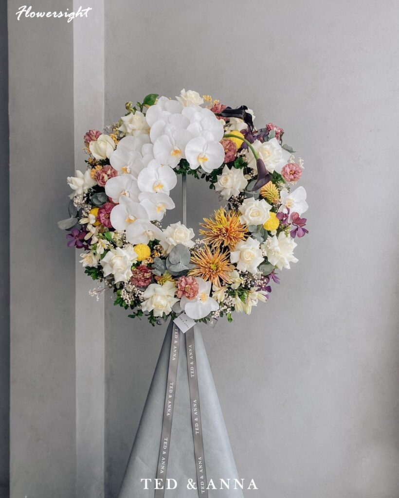 Vòng hoa tưởng nhớ người đã mất