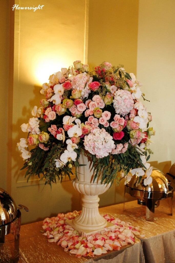 Ý nghĩa của của bình hoa để sảnh khách sạn