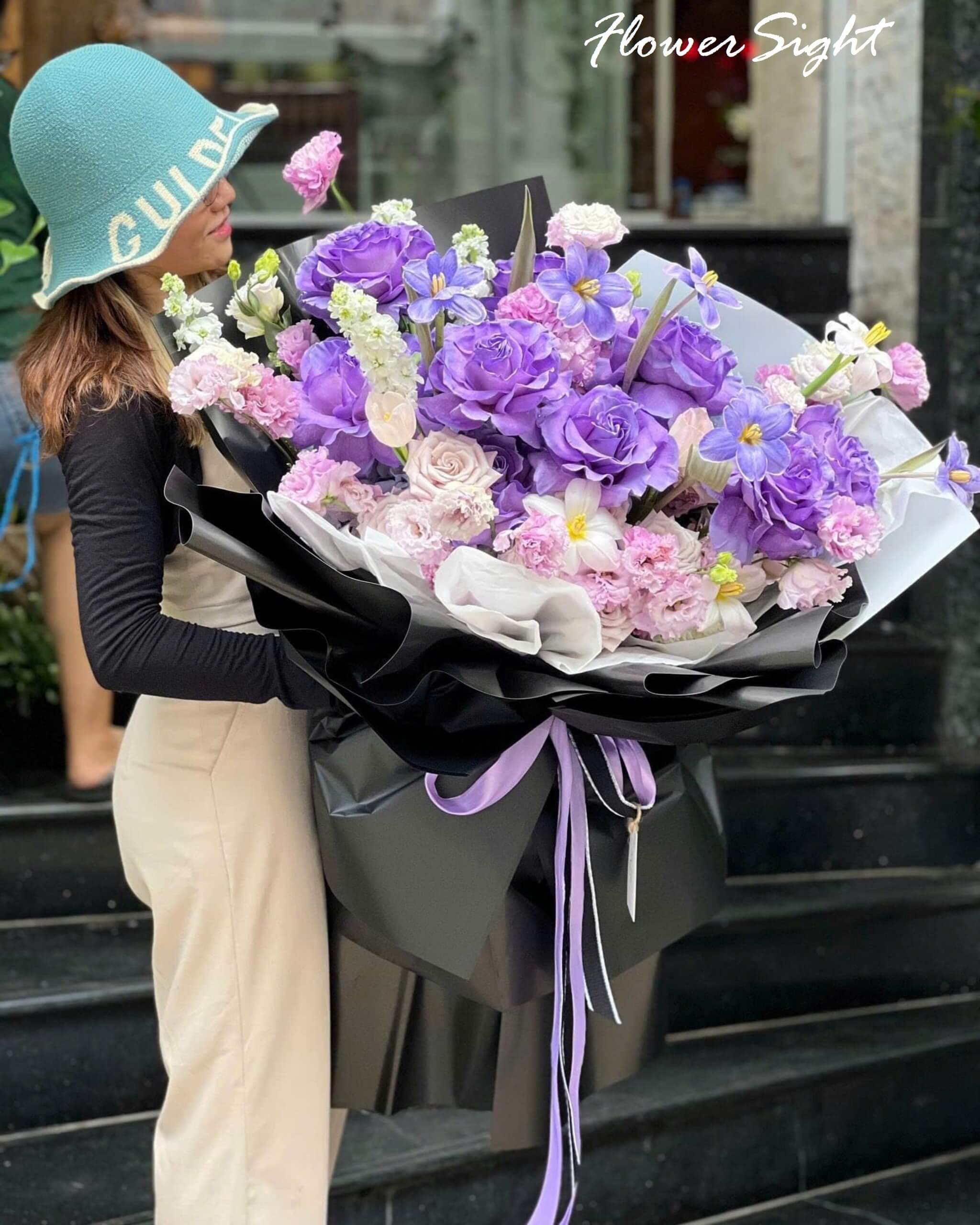 Bó hoa hồng màu tím 