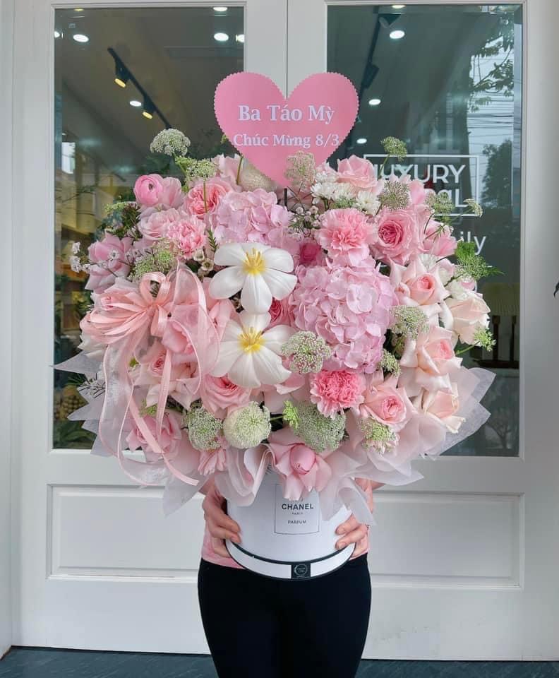 Hoa khai trương để bàn