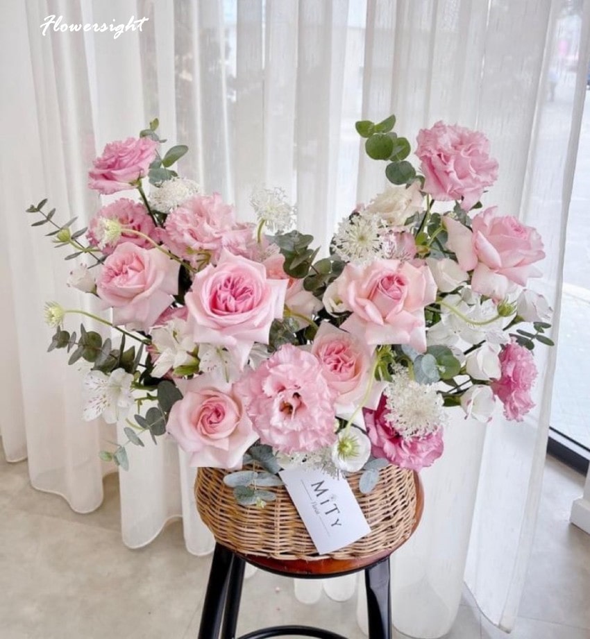 Lẵng hoa hồng đẹp cho ngày Phụ nữ Việt Nam 20/10