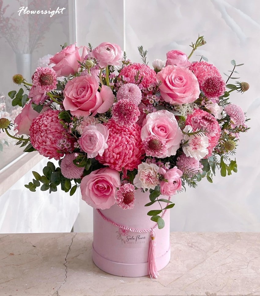 Lẵng hoa hồng đẹp phối màu đơn giản, hài hòa