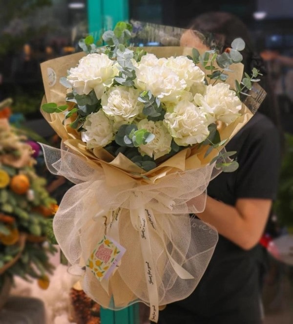 Một trong những sản phẩm hoa mẫu đơn trắng được lựa chọn nhiều tại FlowerSight