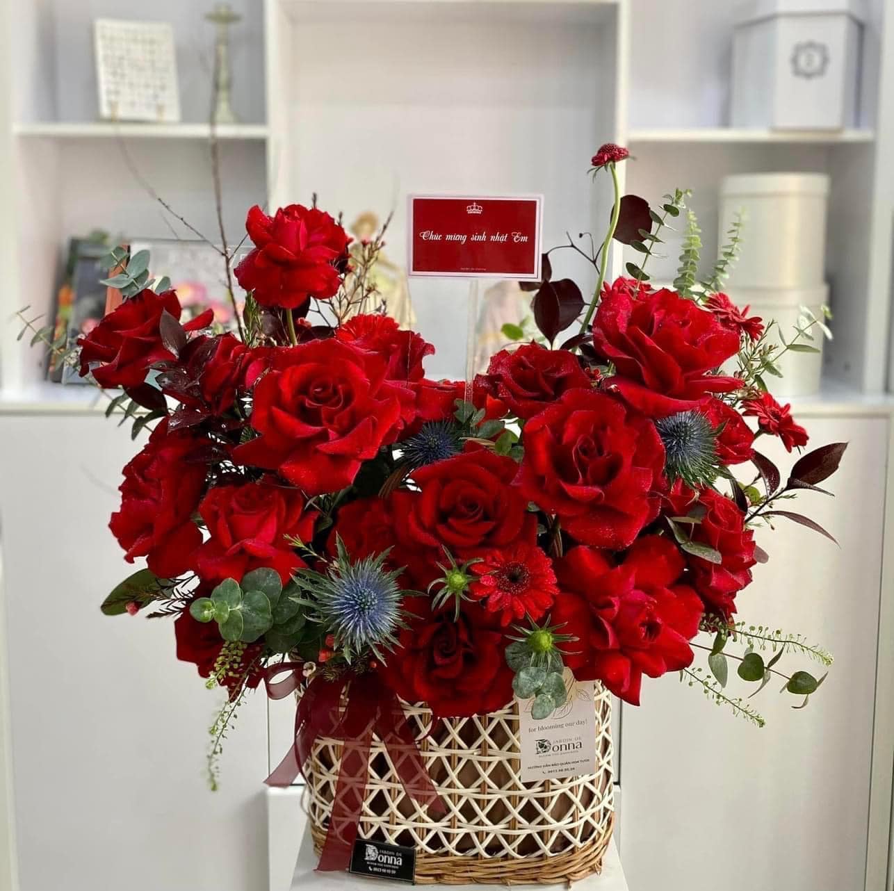 Giỏ hoa tươi đẹp giá rẻ tại TPHCM "Dreamy Romance"