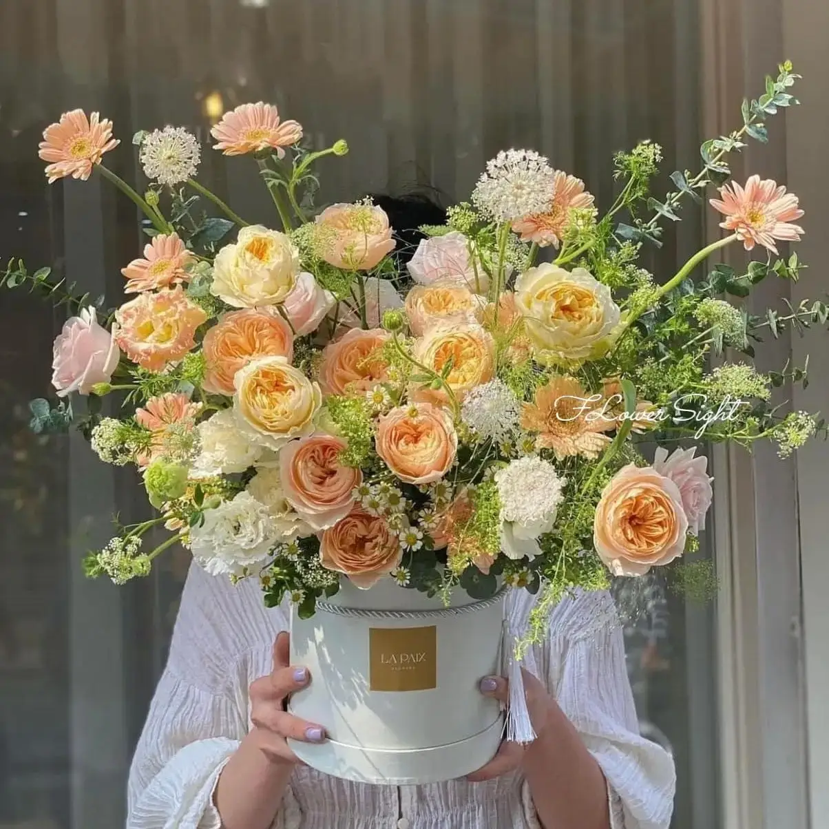 Hộp hoa tươi màu vàng "Đẹp mãi"