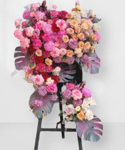 kệ hoa tràn đầy sức sống mang tên "Tình yêu tràn đầy sức sống"