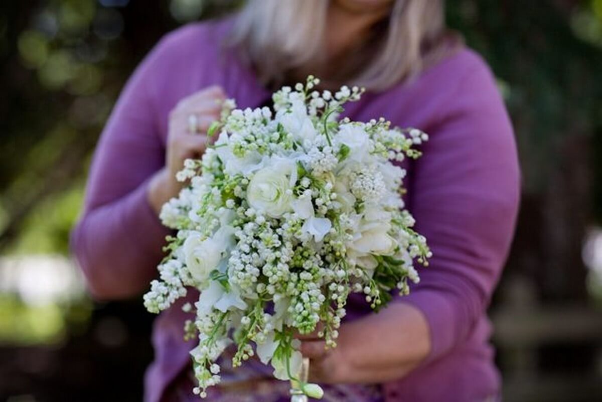 Hoa cưới linh lan dáng dài