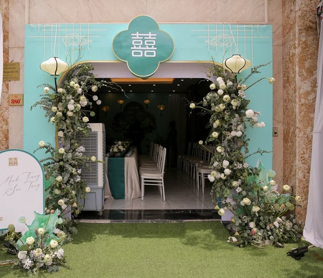 cổng cưới bằng hoa sen
